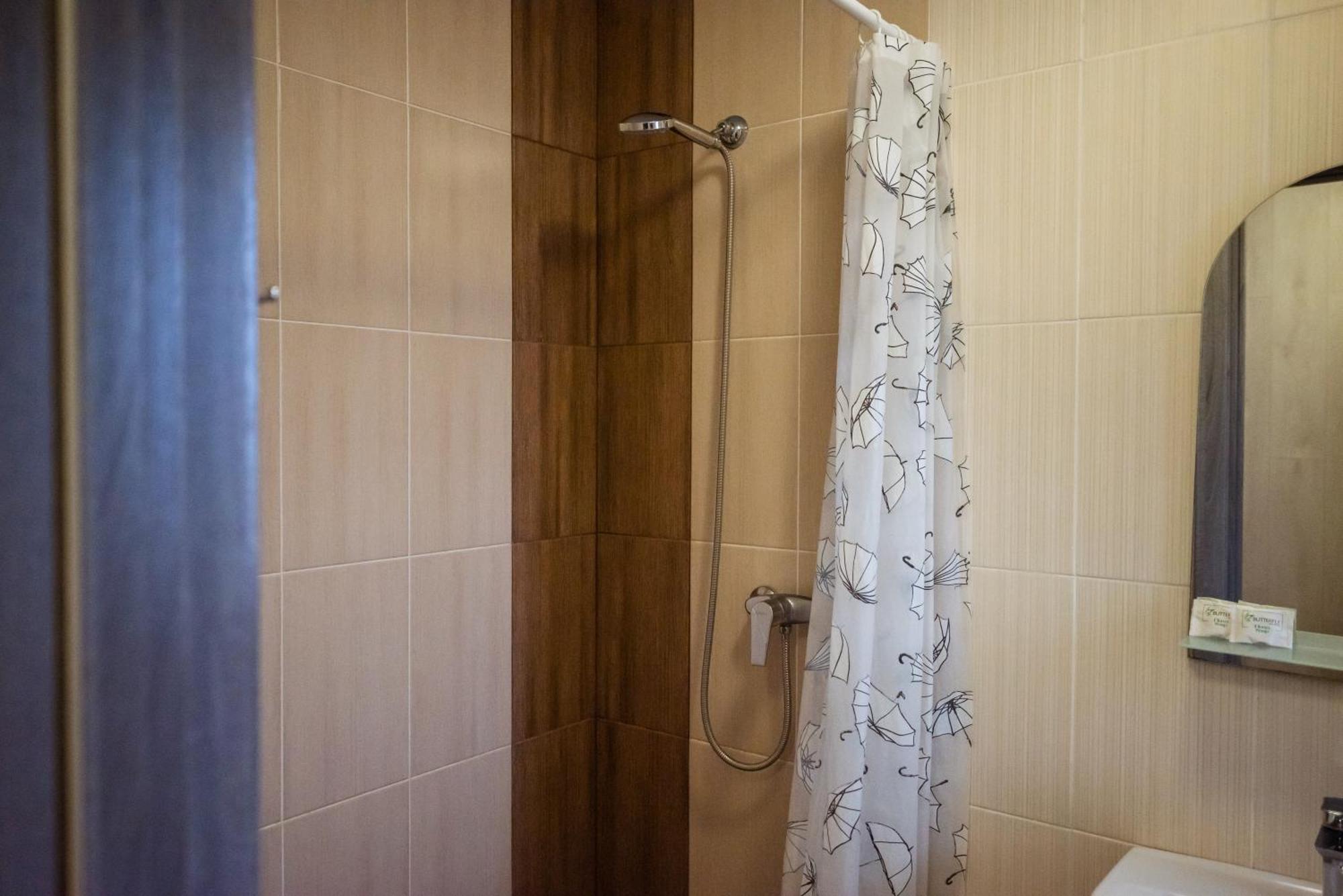 Hotel Butterfly Садове Екстер'єр фото